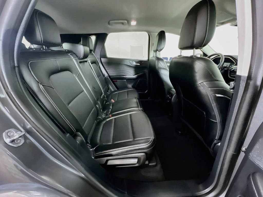 Certified 2022 Ford Escape SEL AWD/4WD image 31