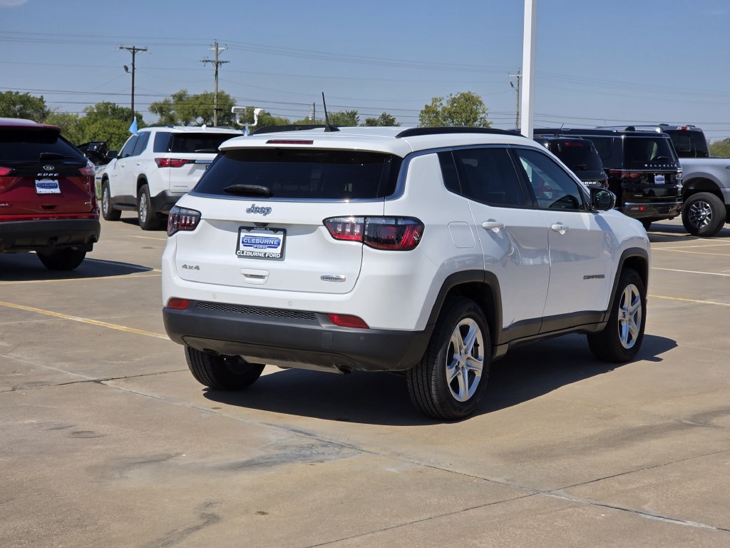 Used 2023 Jeep Compass Latitude w/ Convenience Group AWD/4WD image 7