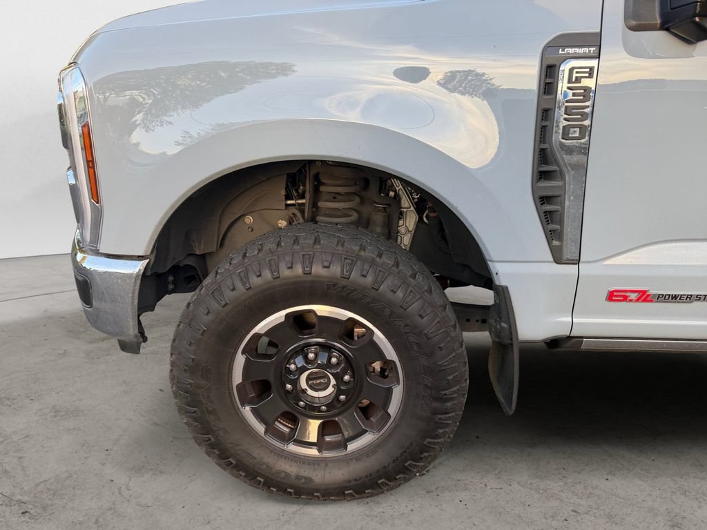 Certified 2025 Ford F350 Lariat w/ Tremor Off-Road Package AWD/4WD image 9