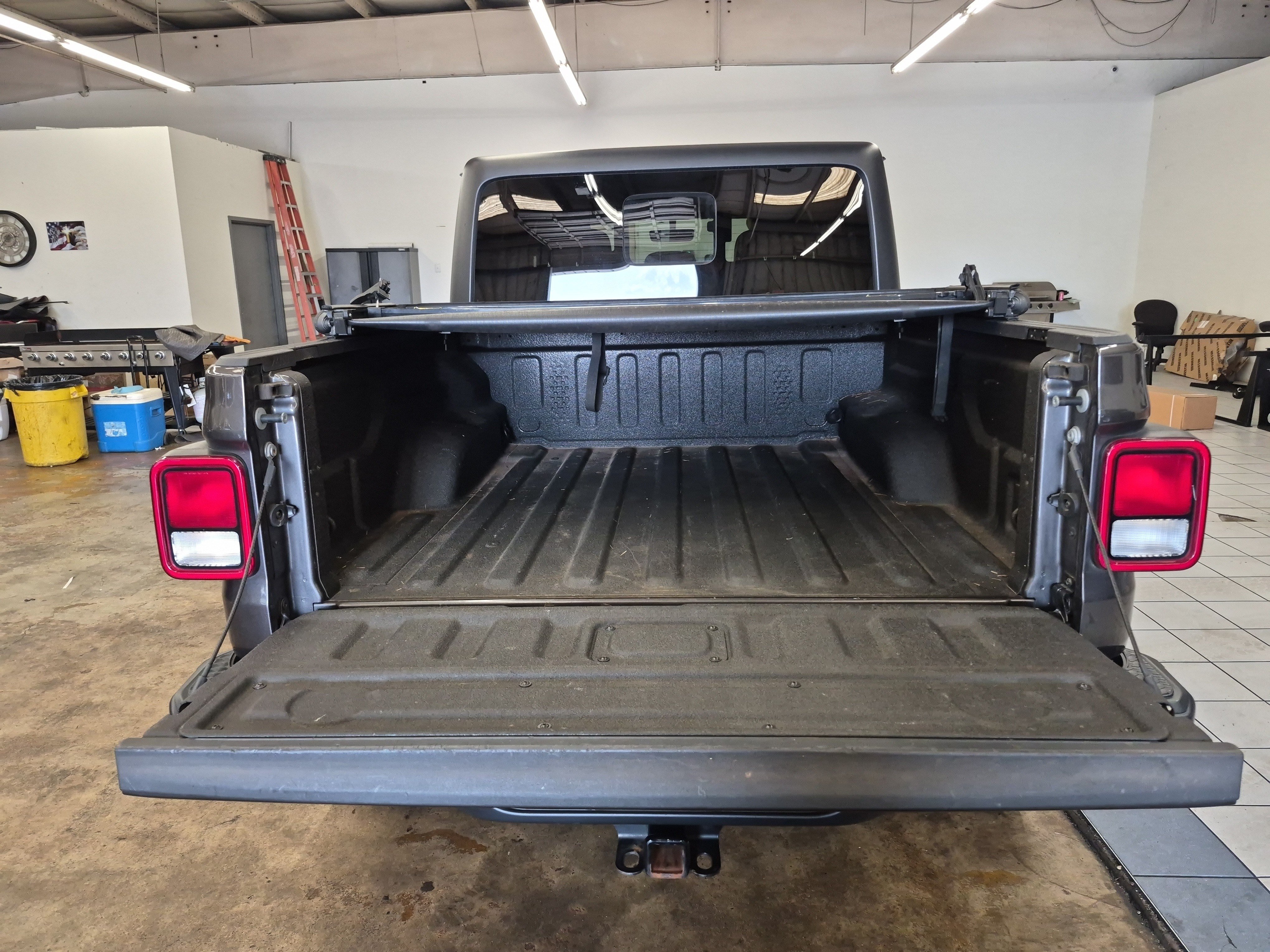Used 2022 Jeep Gladiator Sport AWD/4WD image 8