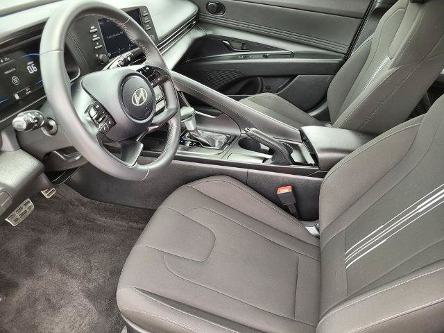 Used 2025 Hyundai Elantra Sport FWD image 15
