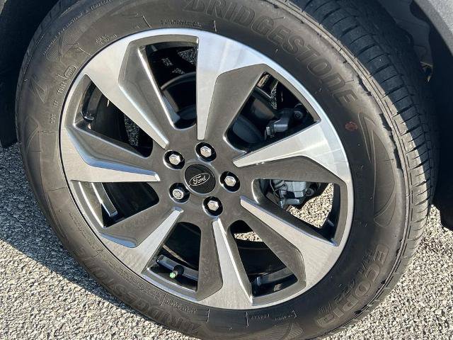 Certified 2024 Ford Escape Platinum w/ Premium Technology Package AWD/4WD image 11