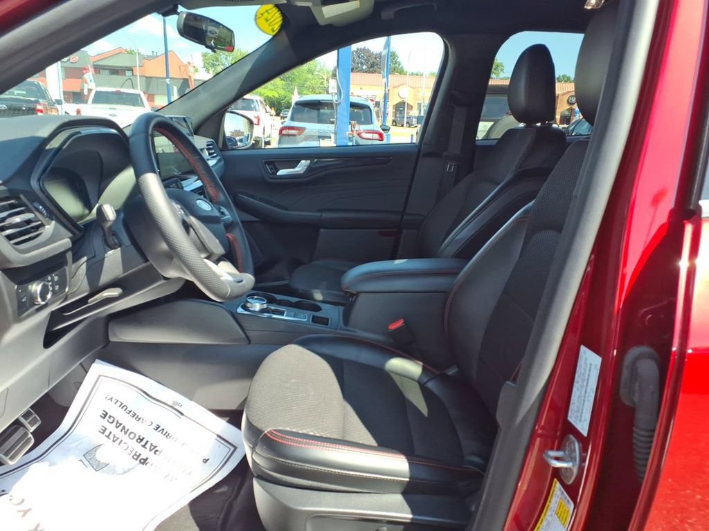 Certified 2024 Ford Escape ST-Line w/ Tech Pack #1 AWD/4WD image 15