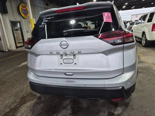 Used 2025 Nissan Rogue SV FWD image 3