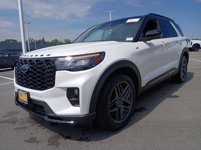 Certified 2025 Ford Explorer ST-Line w/ Premium Package AWD/4WD image 6