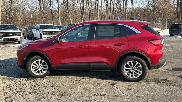 Certified 2022 Ford Escape SE w/ Convenience Package image 2