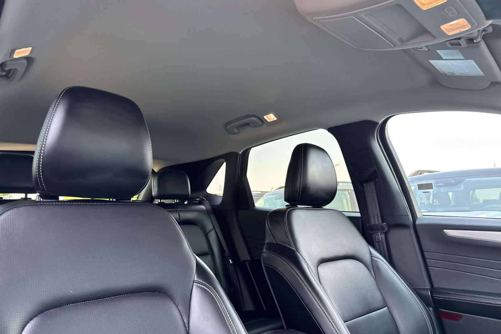 Certified 2025 Ford Escape Platinum AWD/4WD image 17
