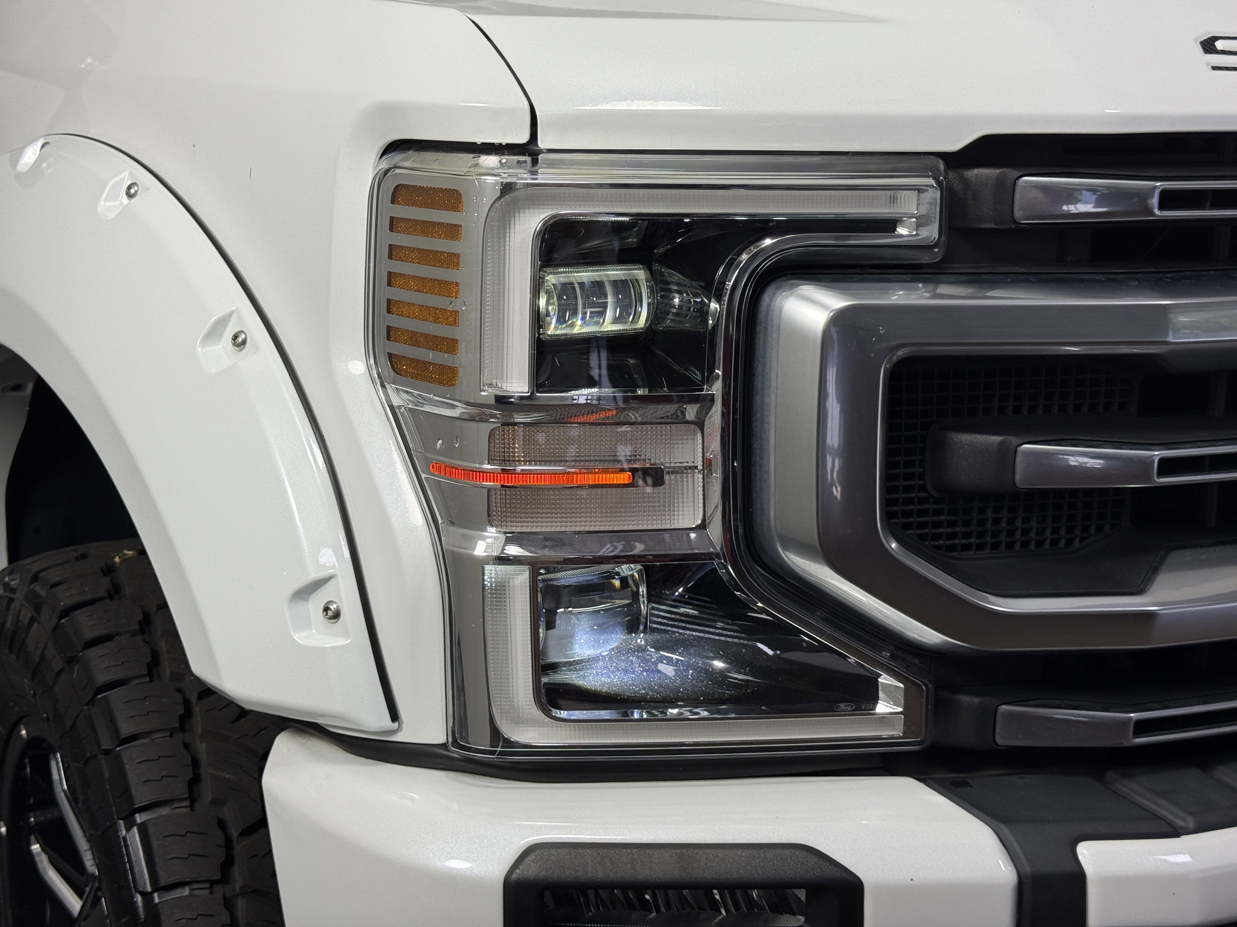 Certified 2020 Ford F250 Platinum w/ FX4 Off-Road Package image 6