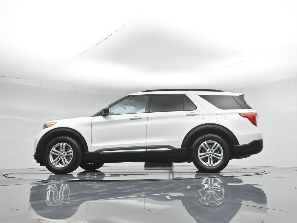 Certified 2023 Ford Explorer XLT RWD image 25