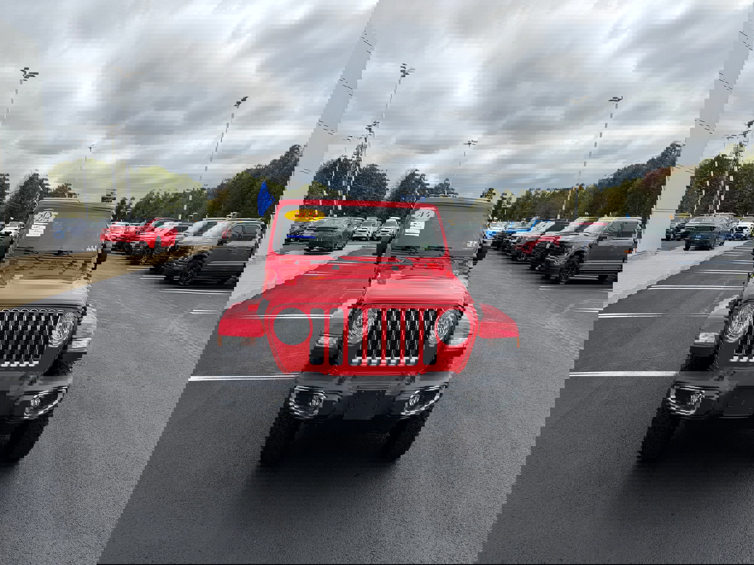 Used 2018 Jeep Wrangler Unlimited Sahara w/ Safety Group image 9