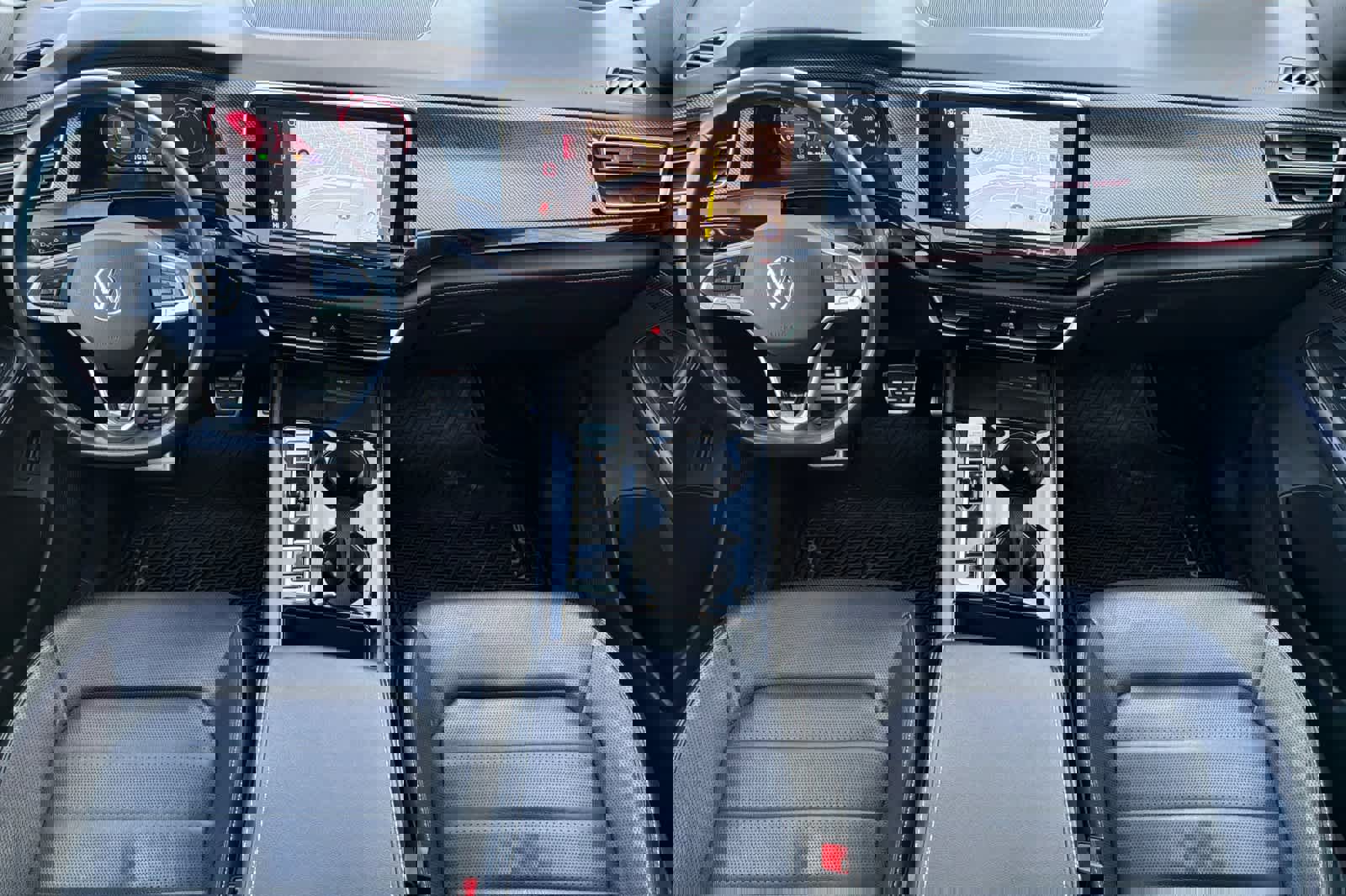 Used 2024 Volkswagen Atlas Cross Sport SEL R-Line image 9