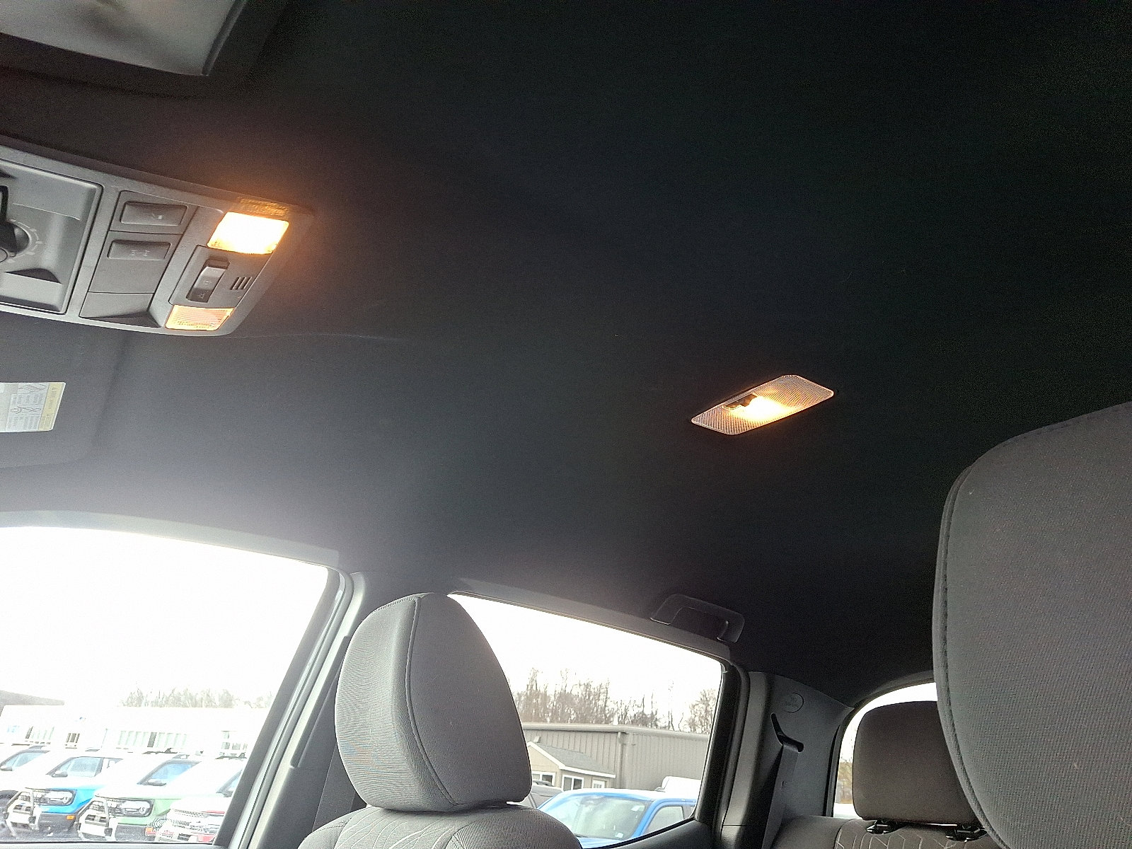 Used 2017 Toyota Tacoma TRD Off-Road image 21