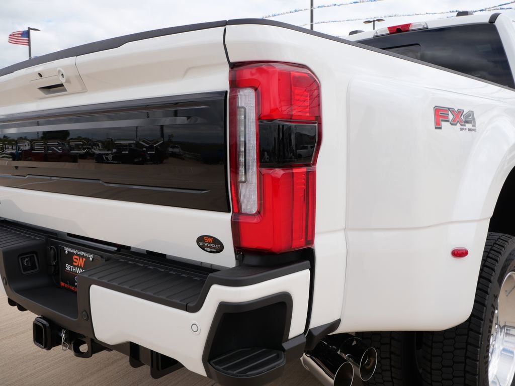 Certified 2026 Ford F450 Platinum AWD/4WD image 9