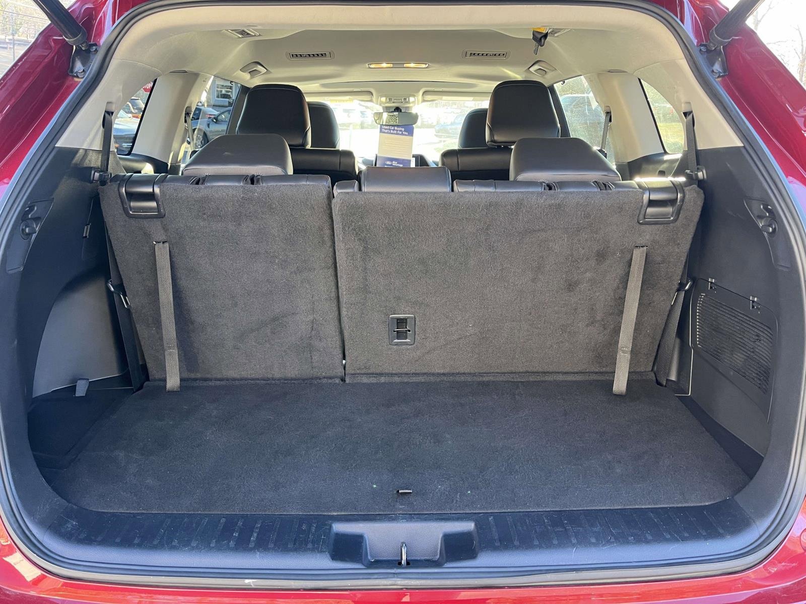 Used 2023 Toyota Highlander XLE image 10