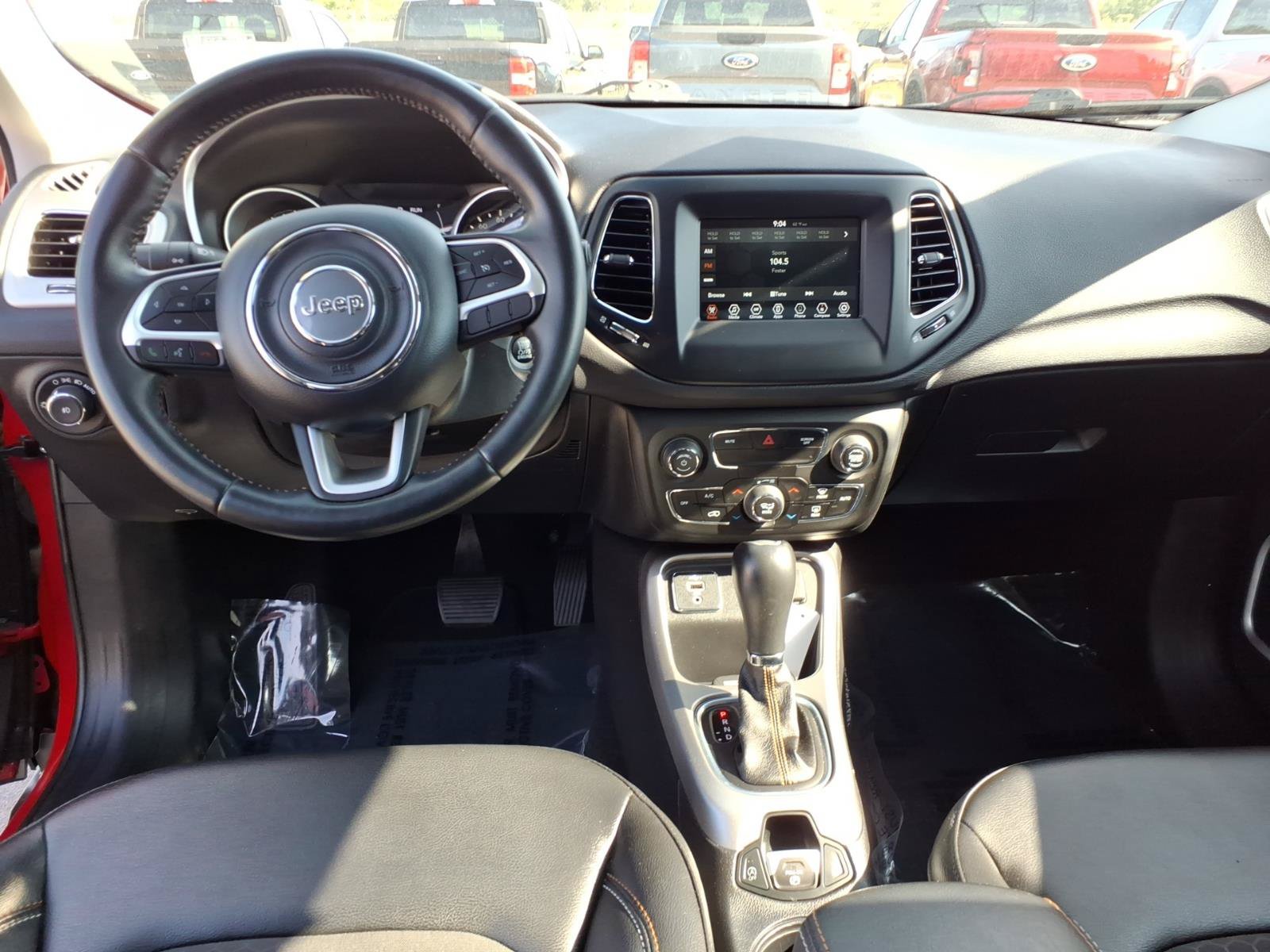 Used 2019 Jeep Compass Latitude FWD image 15