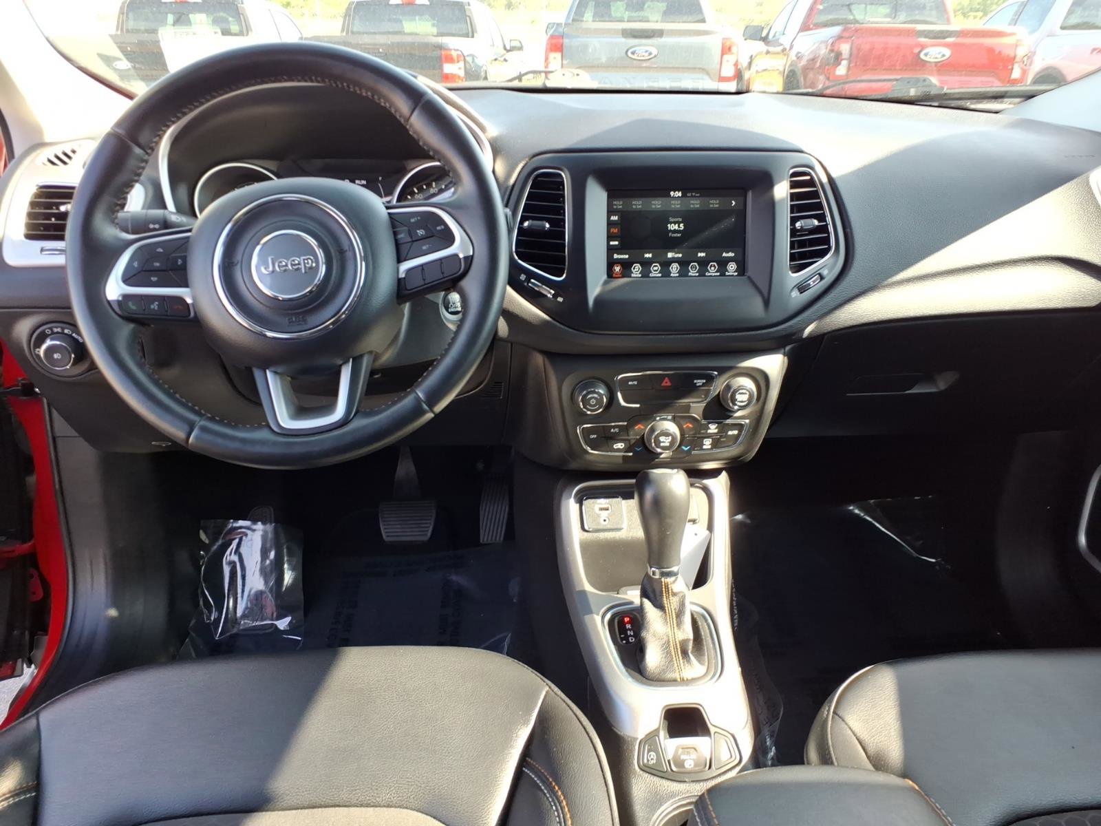 Used 2019 Jeep Compass Latitude FWD image 15