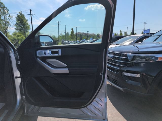 Certified 2023 Ford Explorer Limited w/ Limited Technology Package AWD/4WD image 18