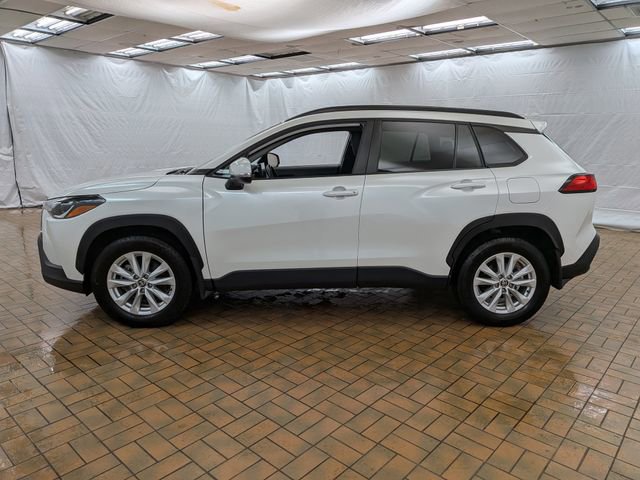 Used 2024 Toyota Corolla Cross LE image 2