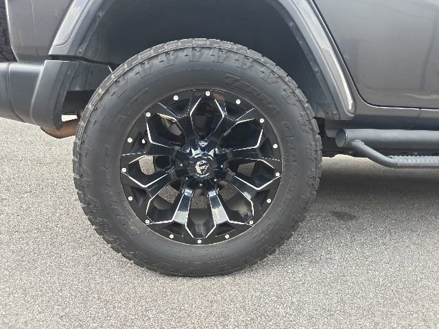 Used 2018 Jeep Wrangler Unlimited Sahara AWD/4WD image 4