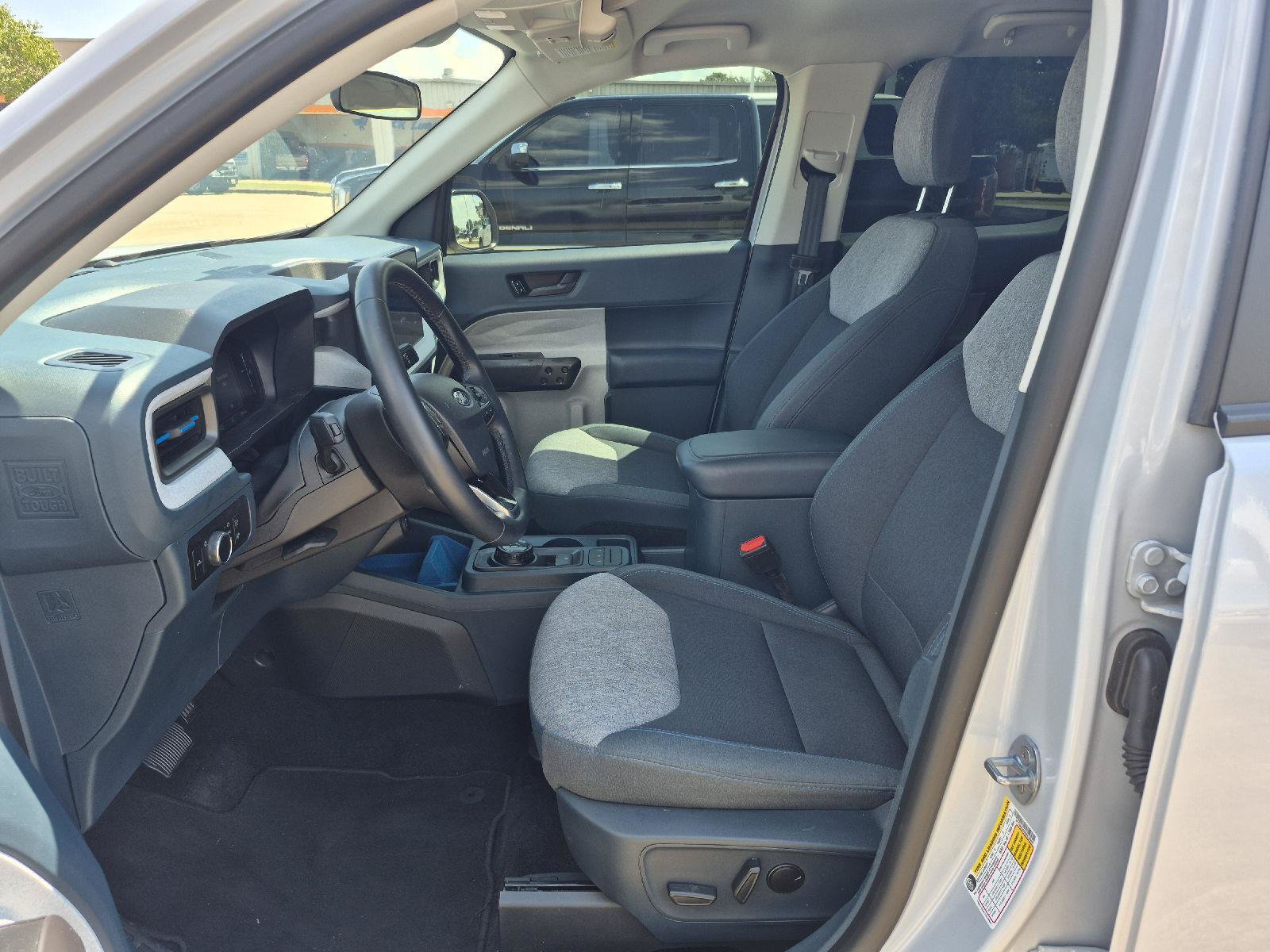 Certified 2025 Ford Maverick XLT w/ XLT Luxury Package AWD/4WD image 2