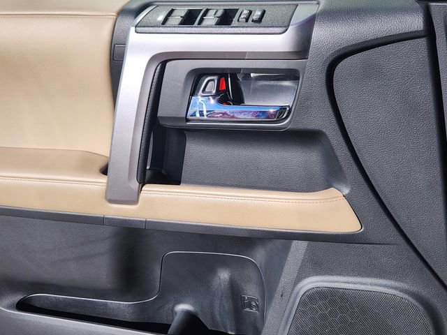 Used 2022 Toyota 4Runner SR5 Premium image 11