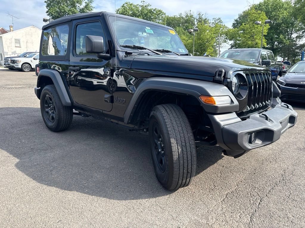 Used 2022 Jeep Wrangler Sport AWD/4WD image 3