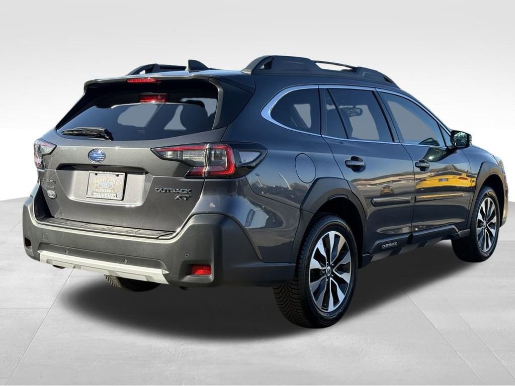 Used 2023 Subaru Outback Limited XT image 4