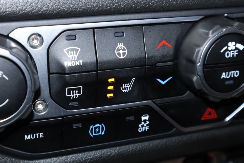 Used 2024 Jeep Wrangler Unlimited image 11