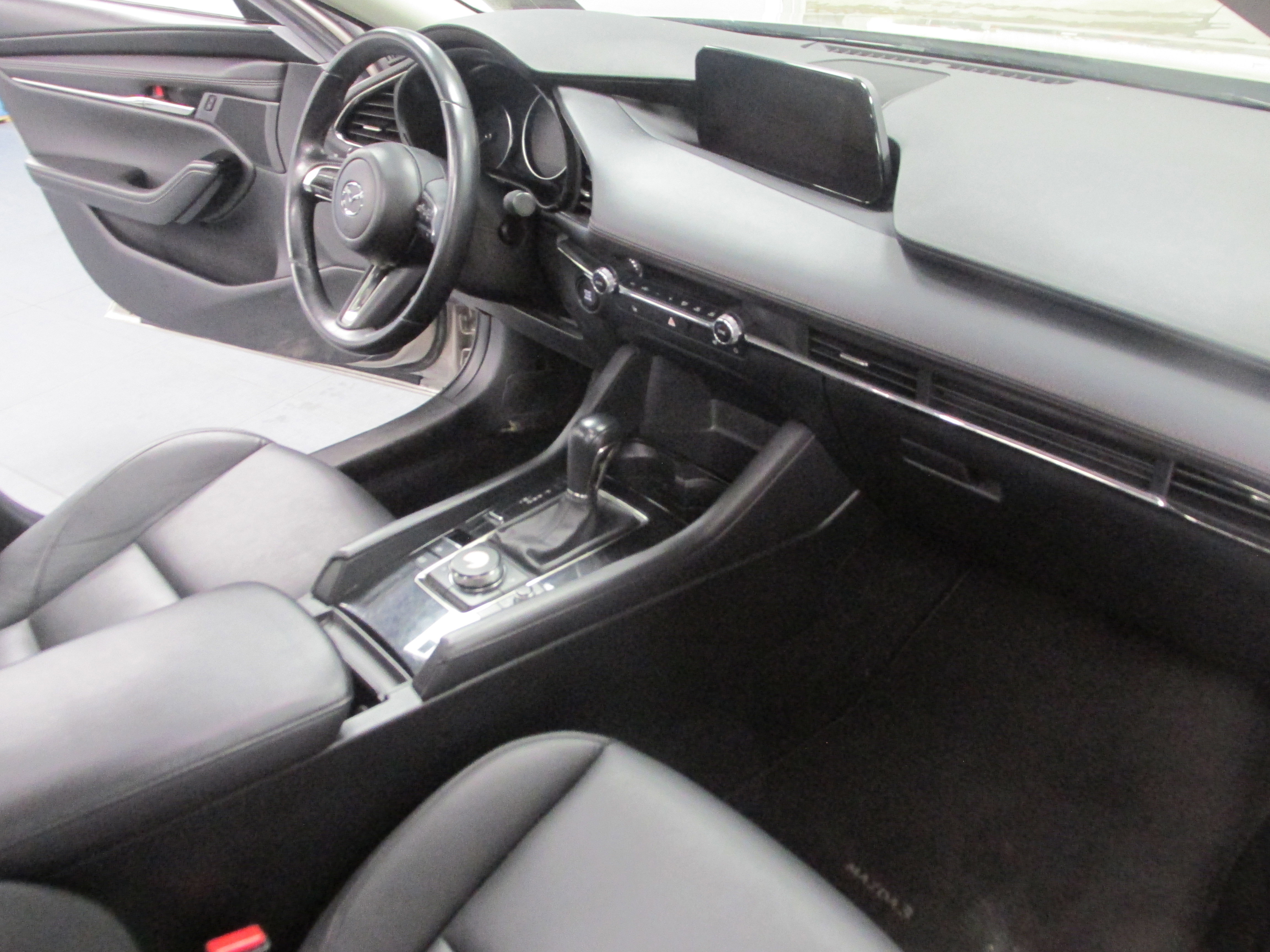 Used 2024 MAZDA MAZDA3 s image 24