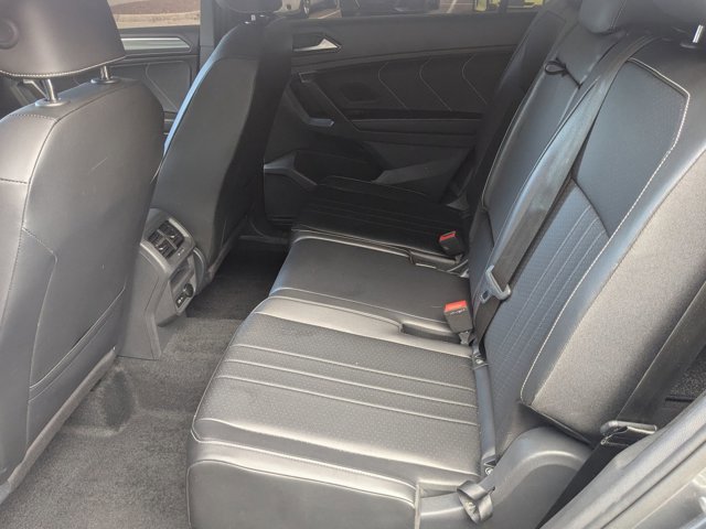 Used 2024 Volkswagen Tiguan SE R-Line image 31