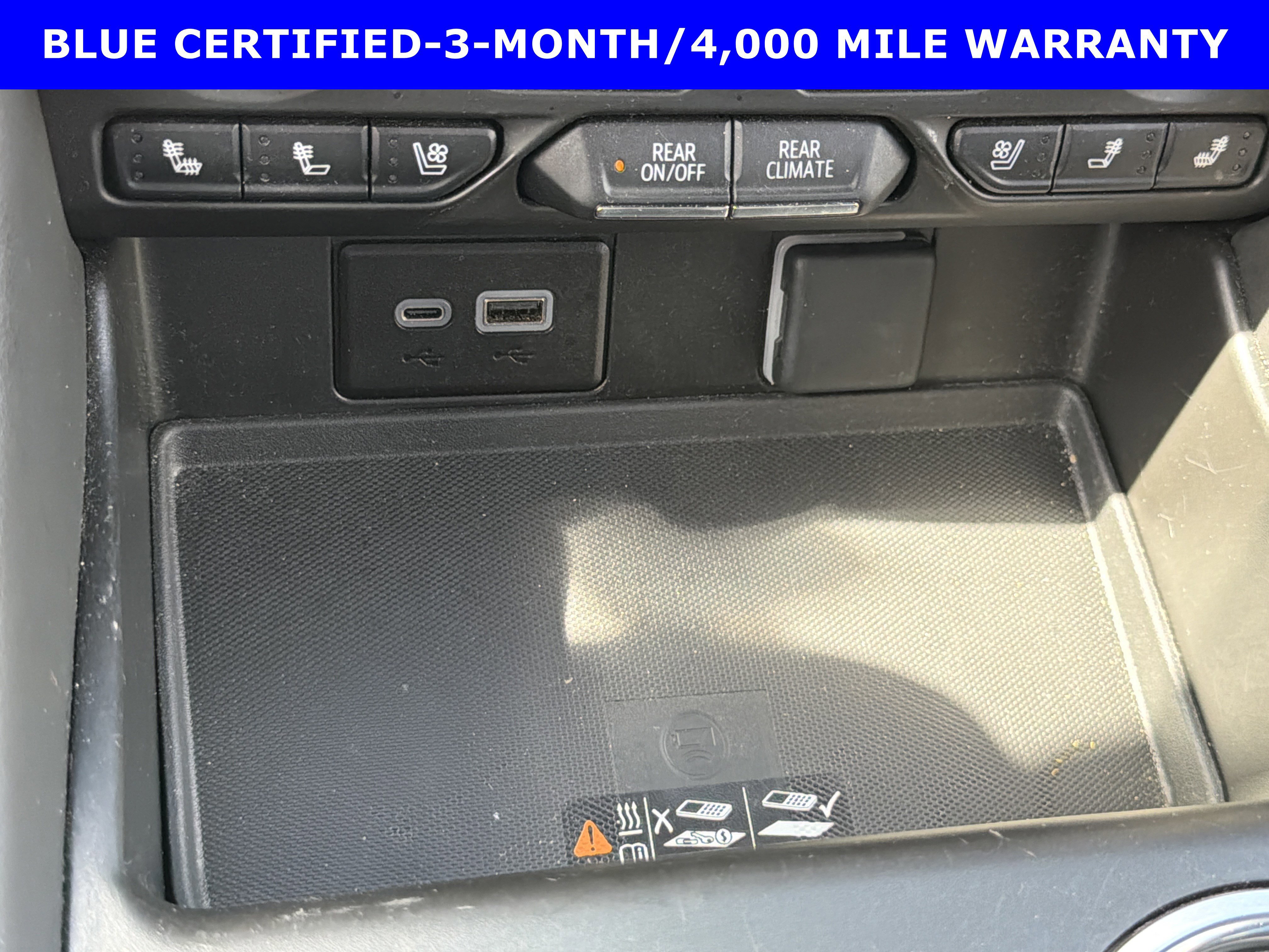 Used 2024 Chevrolet Suburban Premier image 18