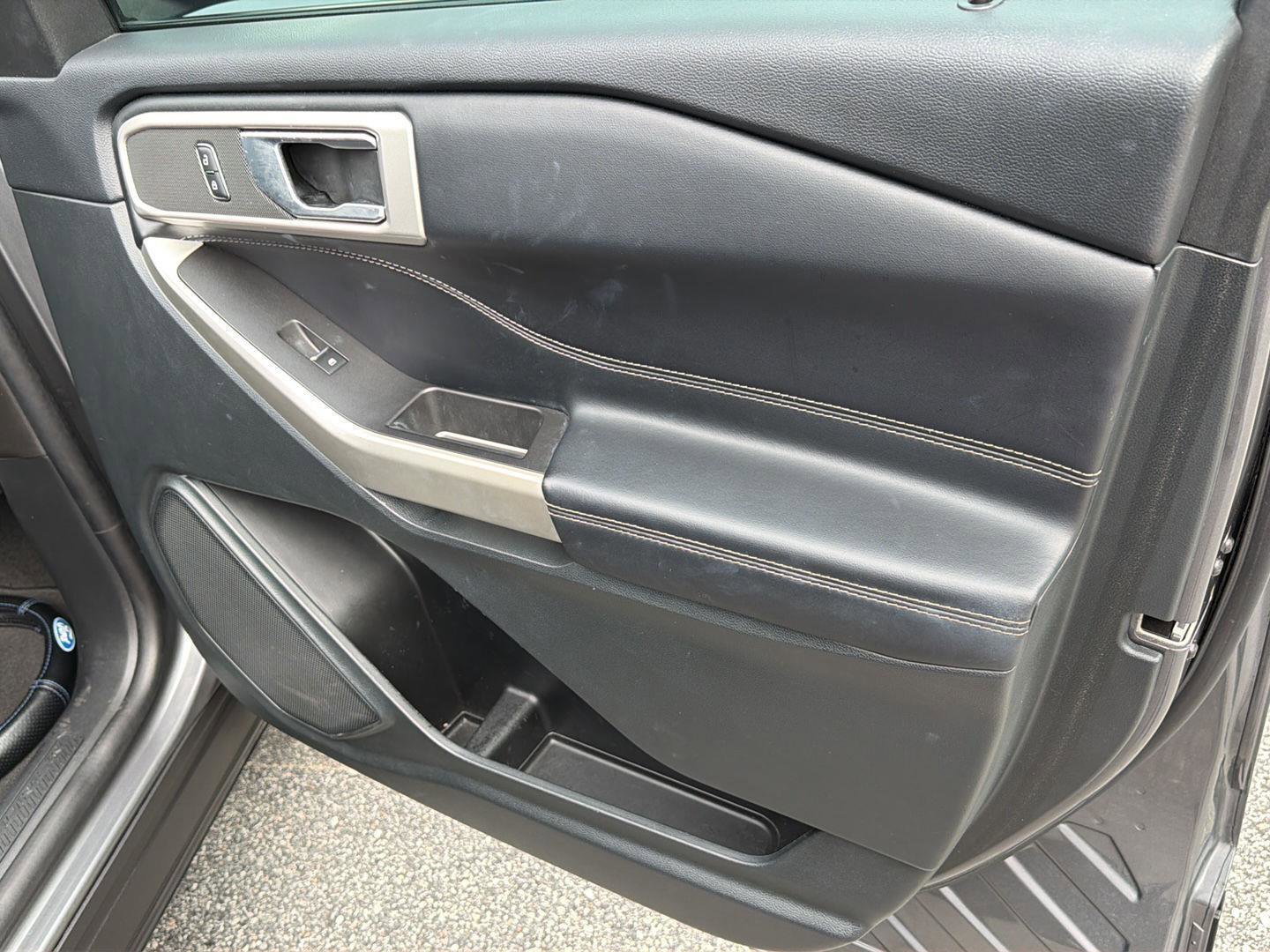 Certified 2023 Ford Explorer XLT RWD image 15