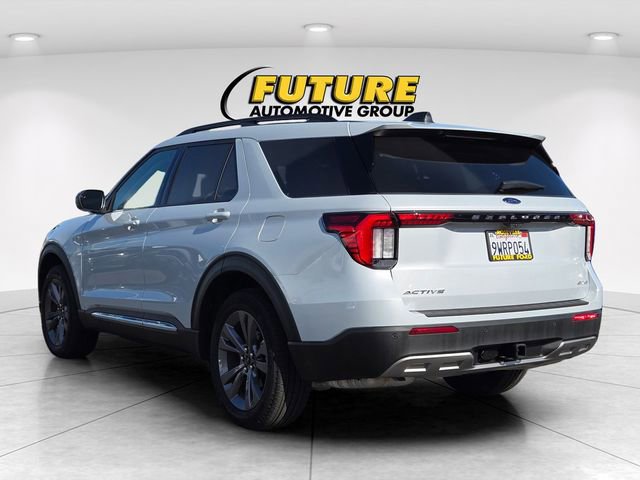 Certified 2025 Ford Explorer Active w/ Active Comfort Package AWD/4WD image 3