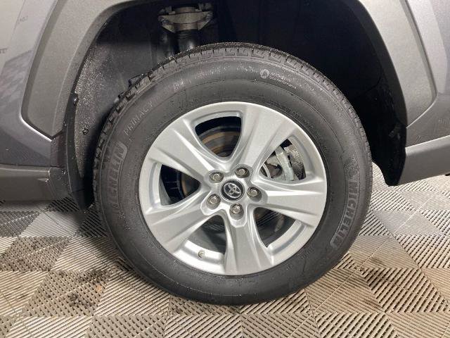 Used 2019 Toyota RAV4 LE w/ Carpet Mat Package AWD/4WD image 24