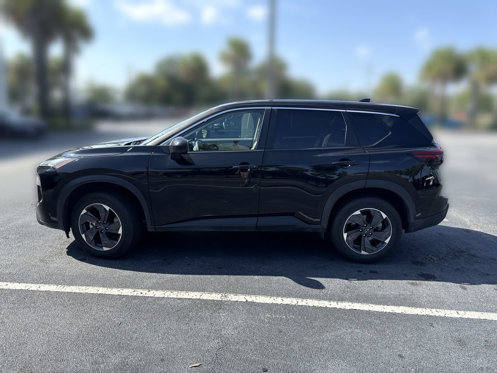Used 2025 Nissan Rogue SV FWD image 8