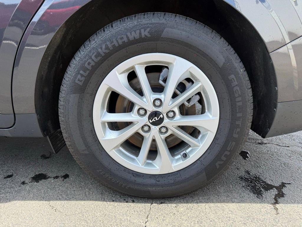 Used 2024 Kia Carnival LX FWD image 30
