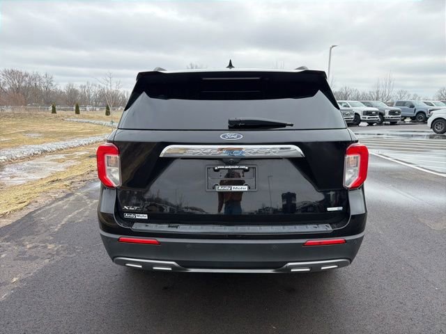 Certified 2020 Ford Explorer XLT w/ Equipment Group 202A image 3