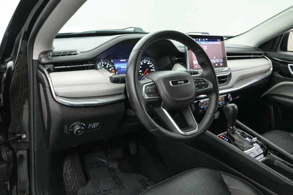 Used 2022 Jeep Compass Limited AWD/4WD image 12