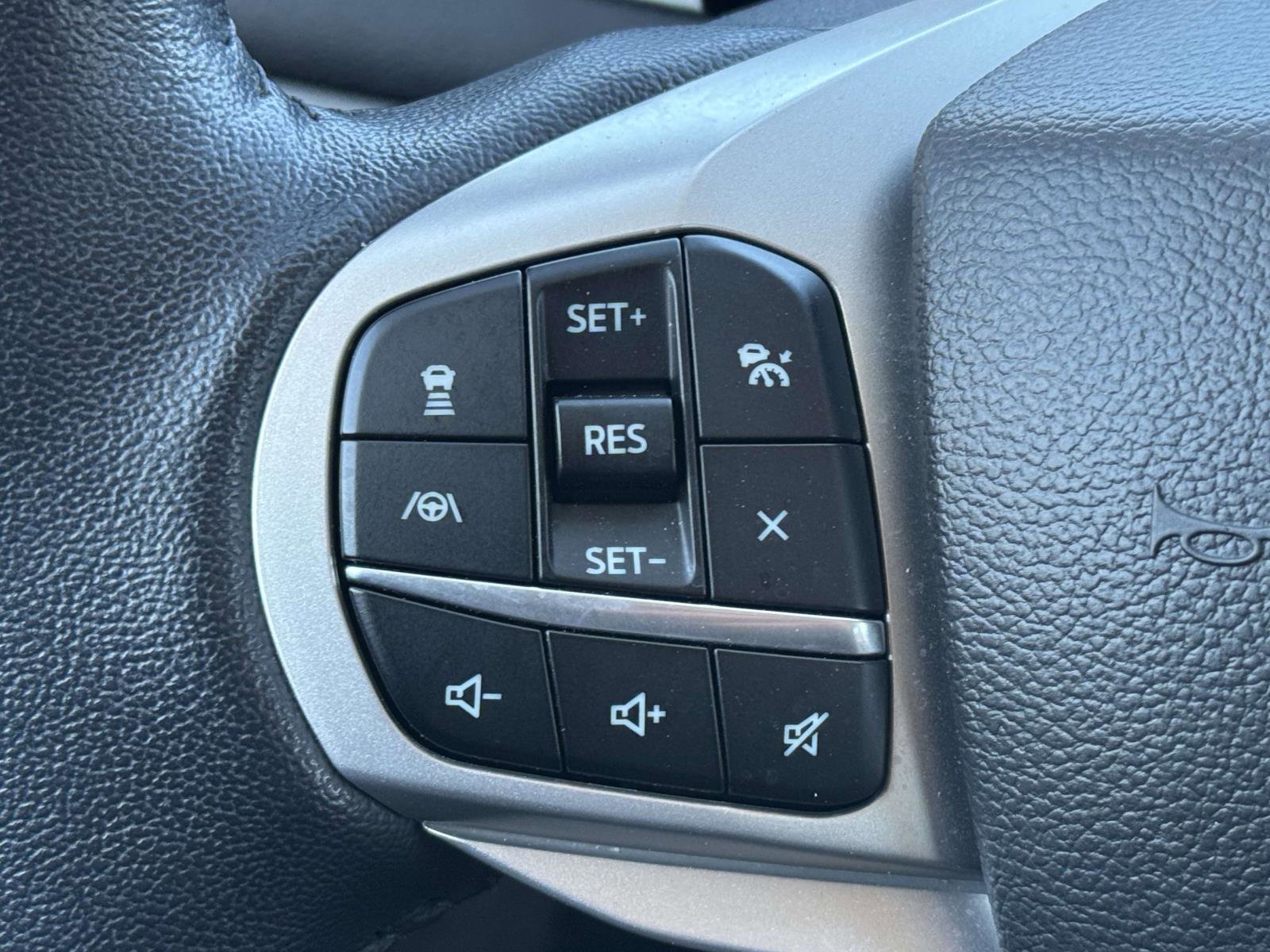 Certified 2022 Ford Explorer XLT w/ Equipment Group 202A image 17