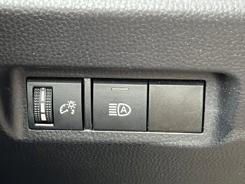 Used 2024 Toyota RAV4 XLE image 20