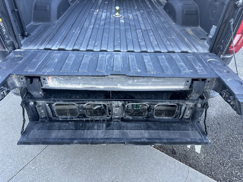 Used 2022 GMC Sierra 2500 SLT w/ SLT Premium Package image 16