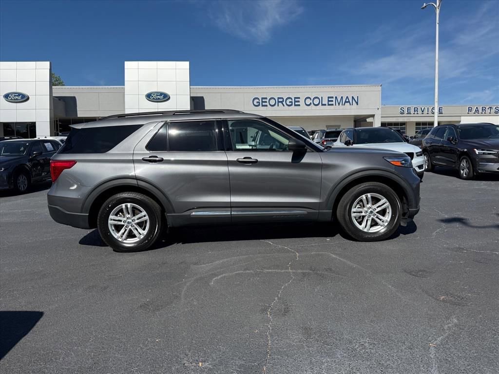 Certified 2022 Ford Explorer XLT w/ Equipment Group 202A RWD image 3