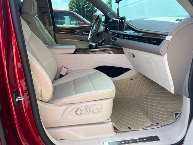Used 2024 Cadillac Escalade ESV Sport Platinum w/ LPO, ONYX Package AWD/4WD image 6