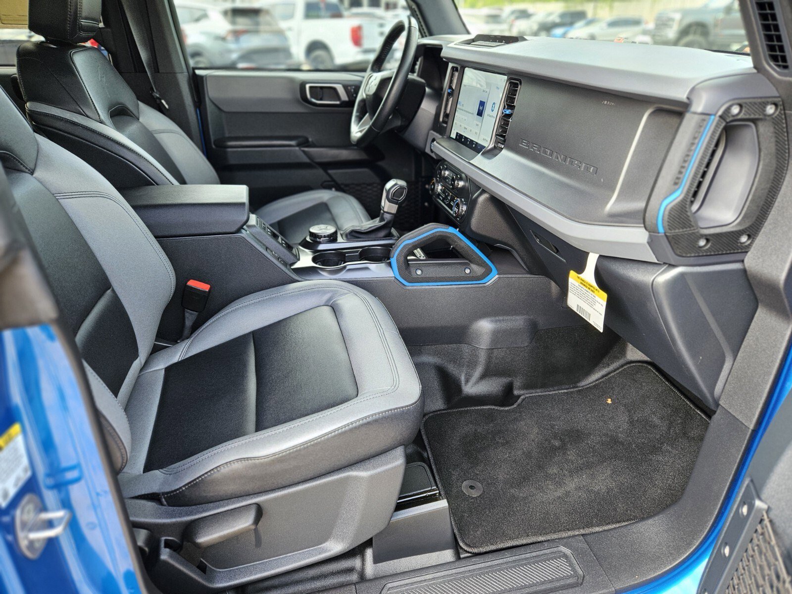 Certified 2024 Ford Bronco Black Diamond image 12