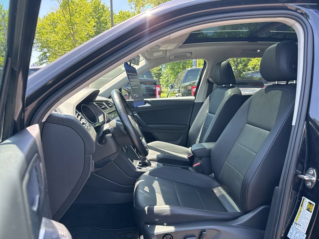Used 2019 Volkswagen Tiguan SE w/ Panoramic Sunroof Package AWD/4WD image 14