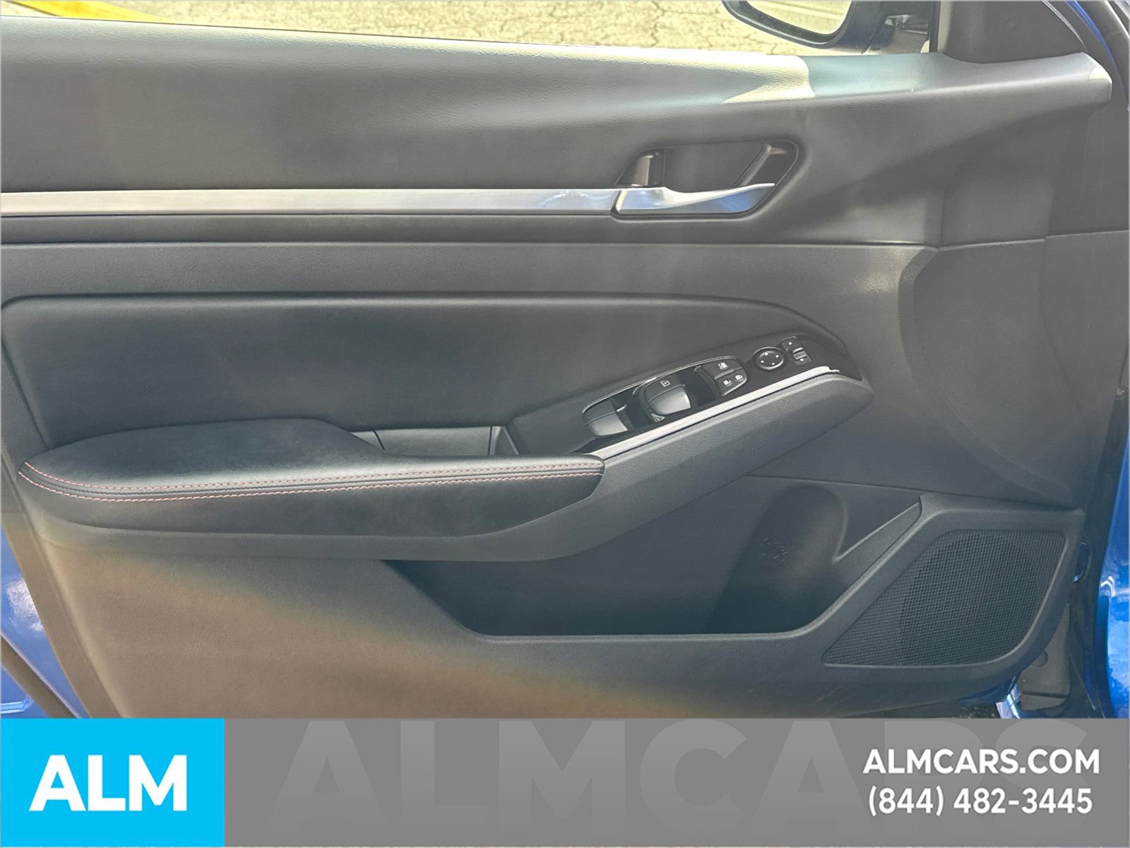 Used 2025 Nissan Altima 2.5 SR FWD image 11