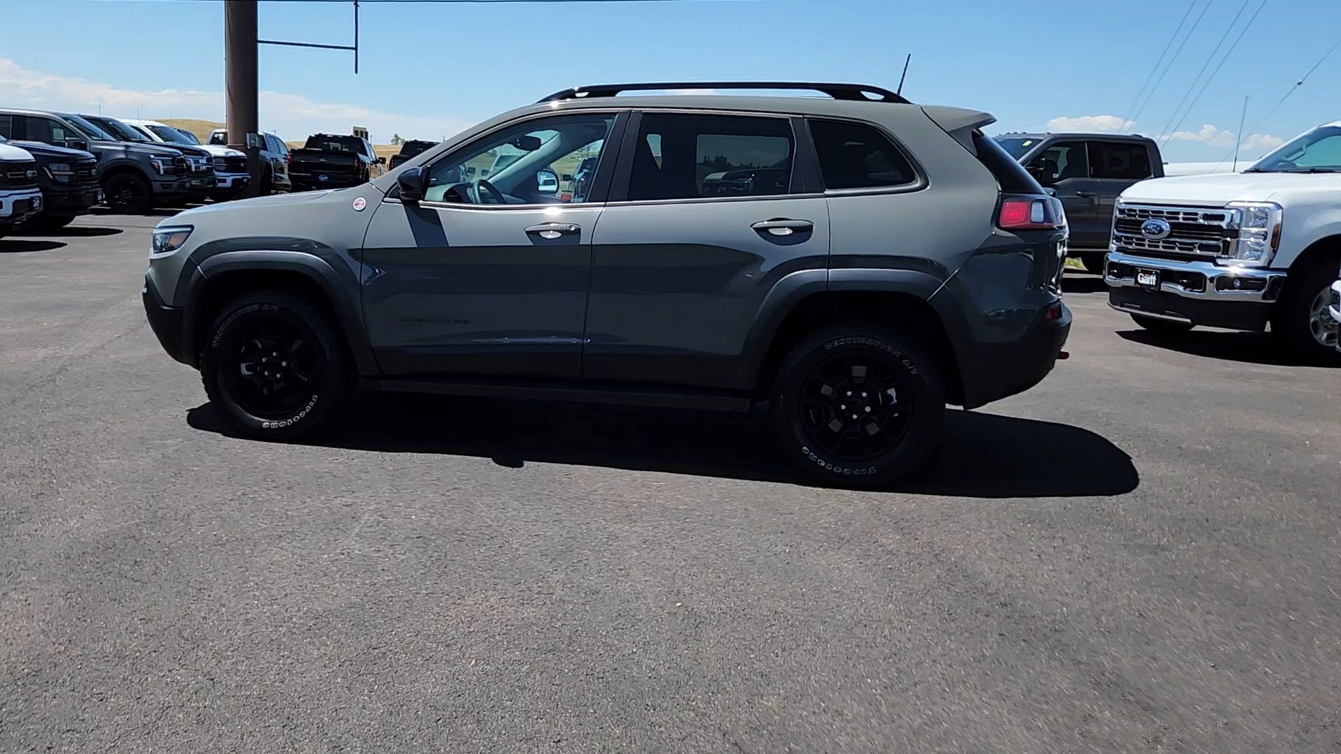 Used 2022 Jeep Cherokee Trailhawk w/ Sound & Nav Group AWD/4WD image 2