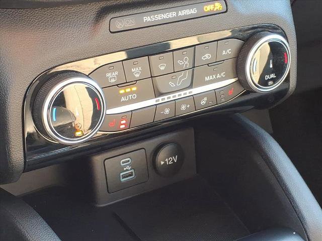 Certified 2022 Ford Escape SE w/ SE Sport Appearance Package image 16