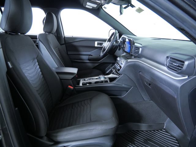 Certified 2020 Ford Explorer XLT w/ Comfort Package AWD/4WD image 11