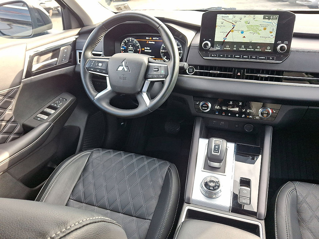 Used 2024 Mitsubishi Outlander SEL AWD/4WD image 15